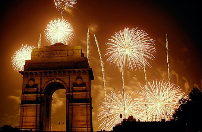 Delhi india gate with fireworks