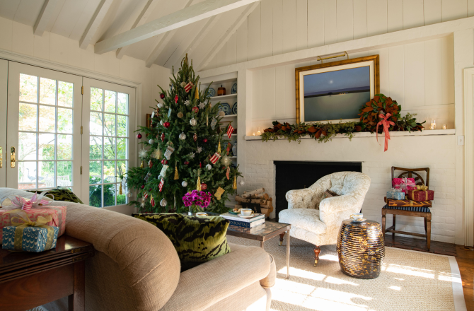 Cozy Christmas Reading Nook for Christmas home decoration ideas